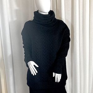 Gap Fit Black Padded Pattern Long-Sleeve Turtleneck - Medium